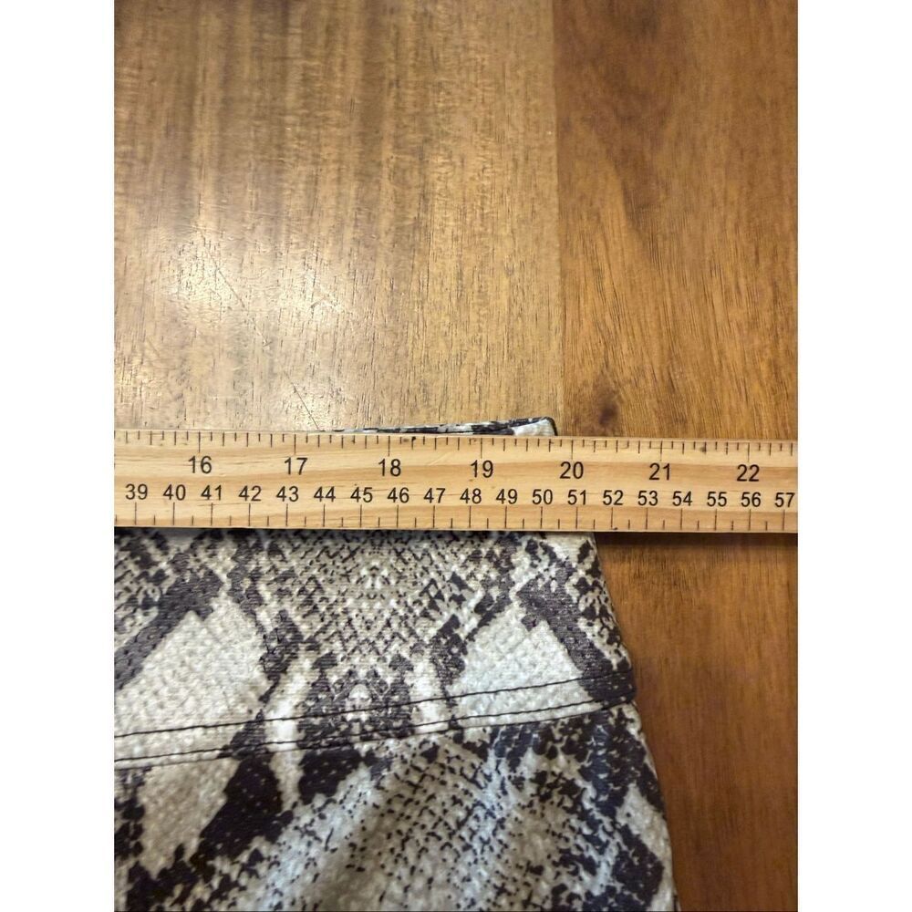 Chicos Liquid Snake Print  Women's Size 3 / XL Stretch Lined Edgy Career Skirt - Picture 5 of 7
